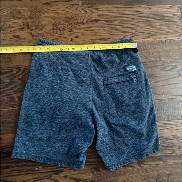 Volcom Charcoal Knit Shorts for men size Small with tie waist - Picture 8 of 9